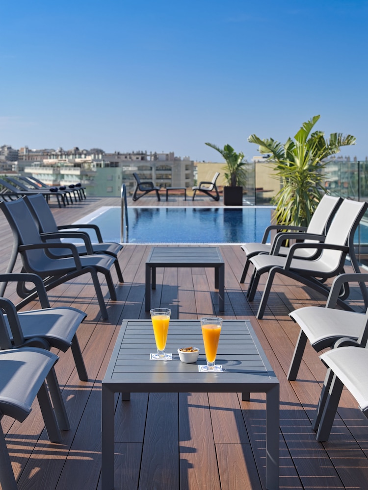 Rooftop pool