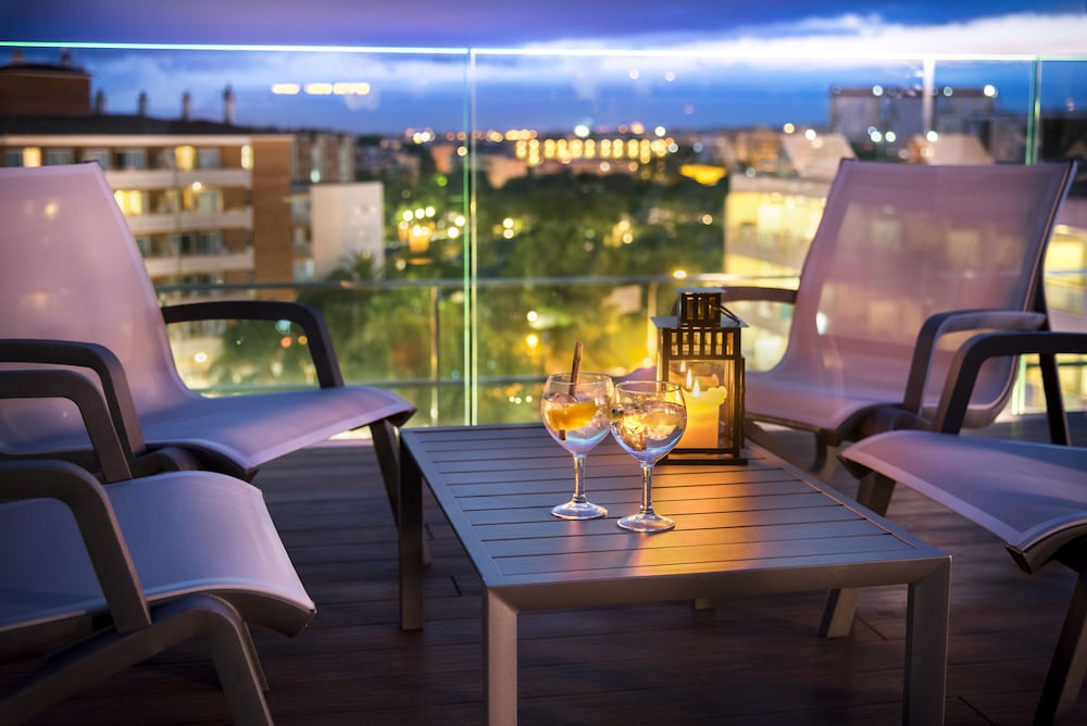 Rooftop pool