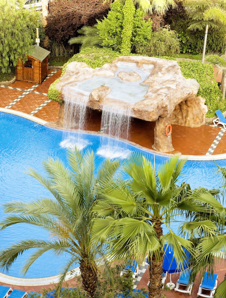 Pool waterfall