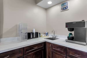 thumbnail: Breakfast area