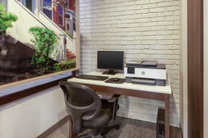 thumbnail: Business center