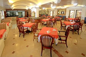 thumbnail: Restaurant