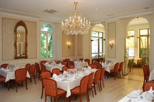 thumbnail: Restaurant