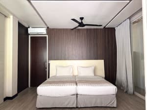 thumbnail: Room