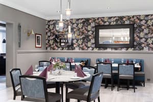 thumbnail: Restaurant