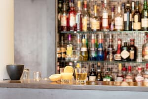 thumbnail: Bar (on property)