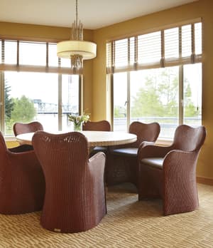 thumbnail: Lobby sitting area