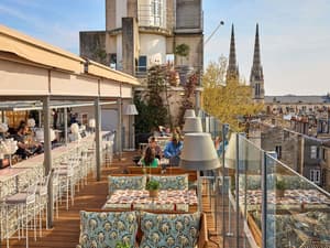 thumbnail: Bar (on property)