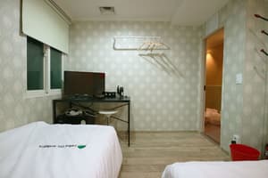 thumbnail: Room