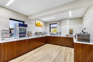 thumbnail: Breakfast area