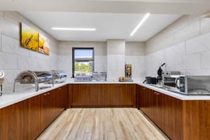 thumbnail: Breakfast area