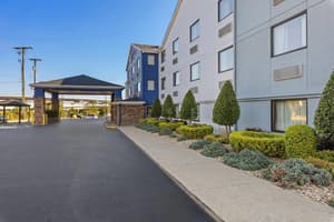 thumbnail: Exterior