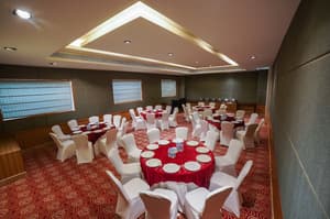thumbnail: Banquet hall