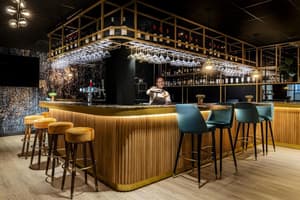 thumbnail: Bar (on property)