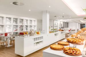 thumbnail: Breakfast area