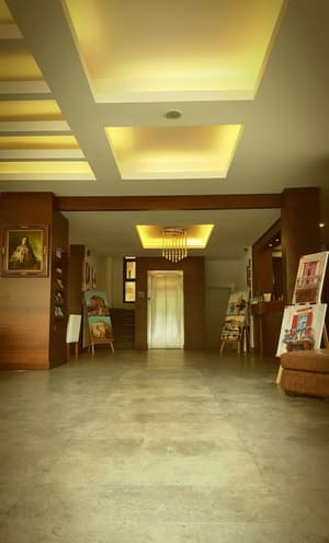 thumbnail: Interior entrance