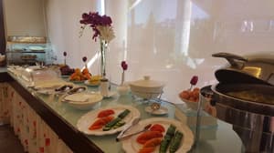 thumbnail: Breakfast area