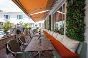 thumbnail: Outdoor dining