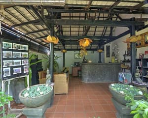 thumbnail: Reception hall