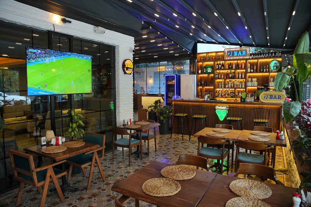 Sports bar