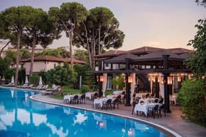 thumbnail: Outdoor dining