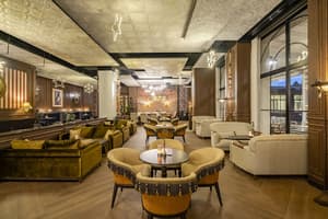 thumbnail: Bar (on property)