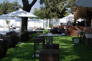 thumbnail: Outdoor dining