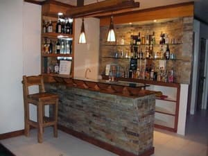 thumbnail: Bar (on property)