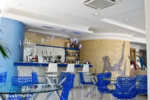 thumbnail: Bar (on property)