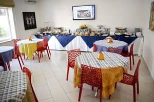 thumbnail: Breakfast area