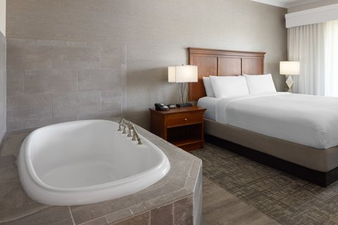 Jacuzzi Suite