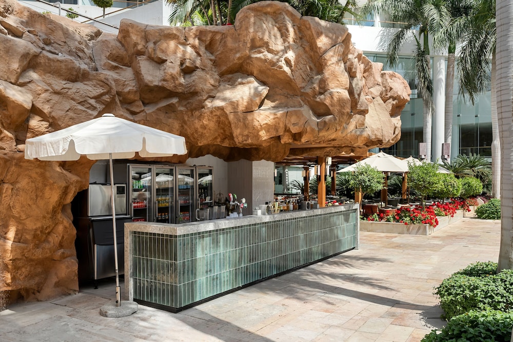 Poolside bar