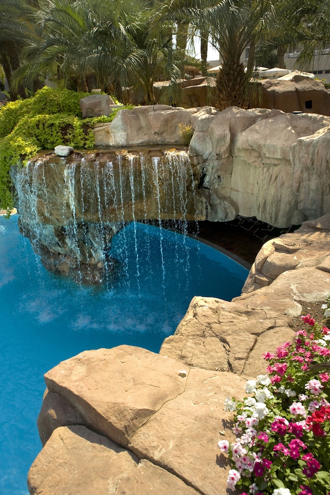 Pool waterfall