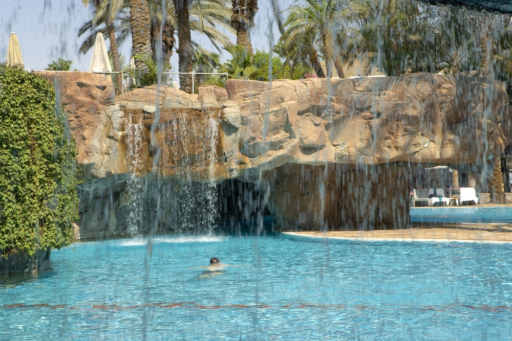 Pool waterfall