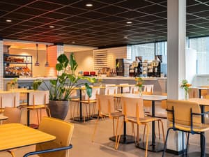 thumbnail: Breakfast area