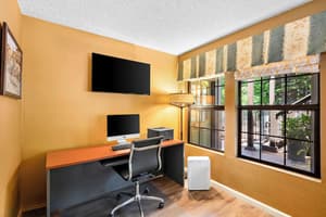 thumbnail: Business center
