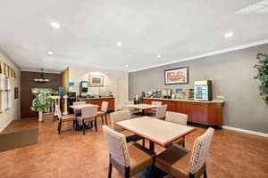 thumbnail: Breakfast area