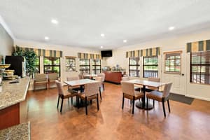 thumbnail: Breakfast area