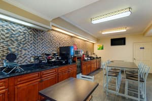 thumbnail: Breakfast area
