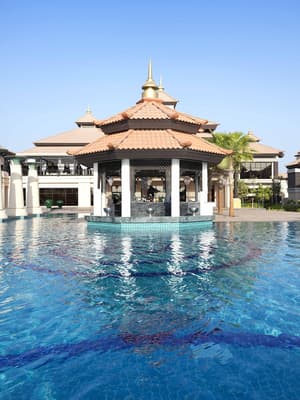 thumbnail: Poolside bar