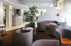 thumbnail: Lobby lounge