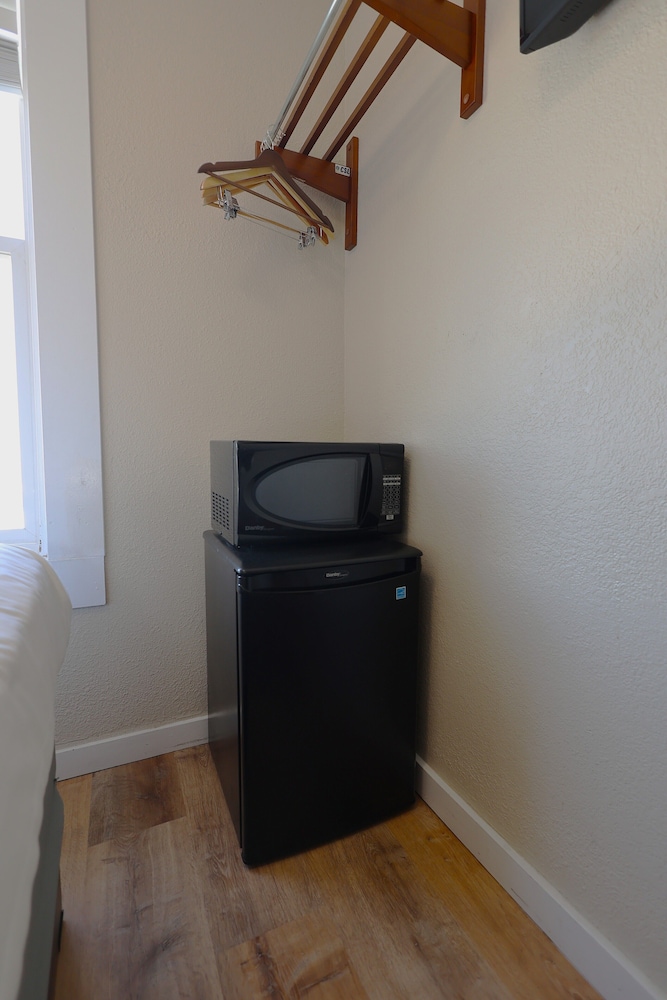 Mini-refrigerator