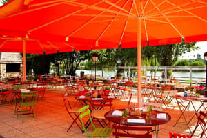 thumbnail: Outdoor dining