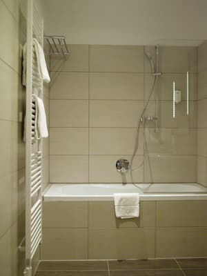 thumbnail: Deep soaking bathtub