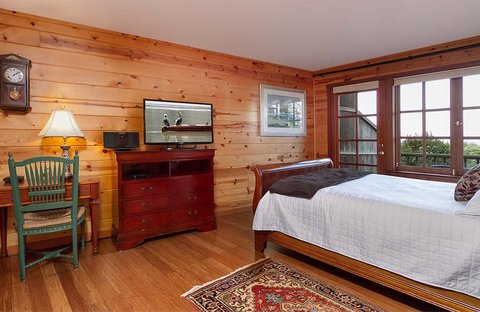 Big River Main Top Floor Queen Petite