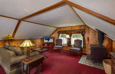 Garret Suite At Big River Bridge