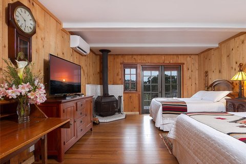 Big River Top Floor Family Room Two Queens