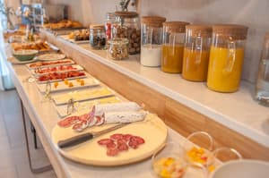 thumbnail: Breakfast area