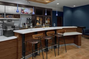 thumbnail: Bar (on property)