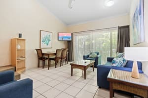 thumbnail: Lobby sitting area